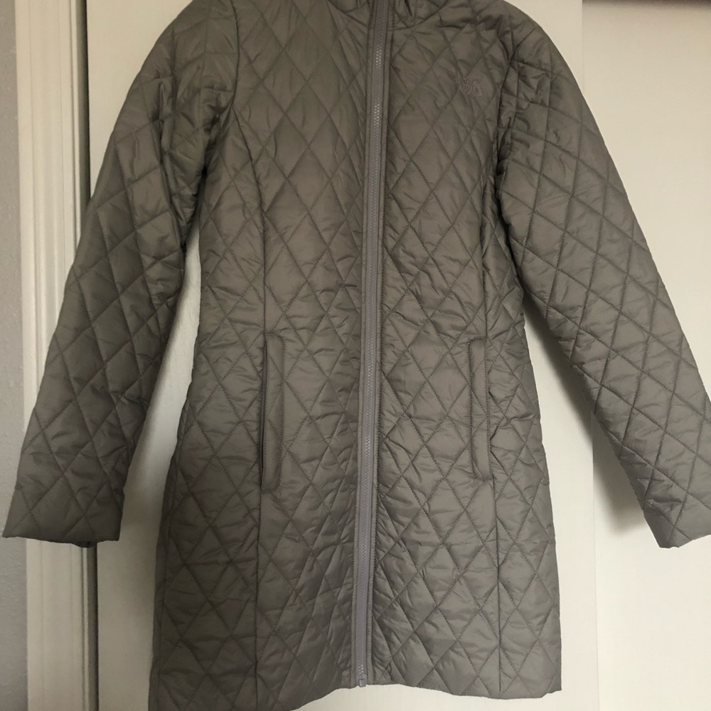 Gray Northface lightweight puffer